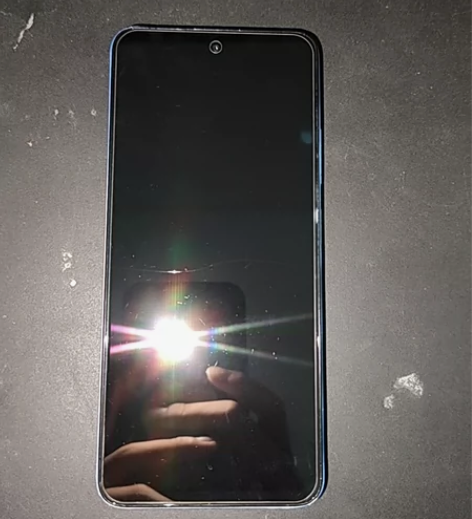 红米Note11t Pro换过后盖，中框有...