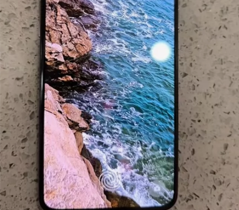 一加aespro  16+512  边框有...