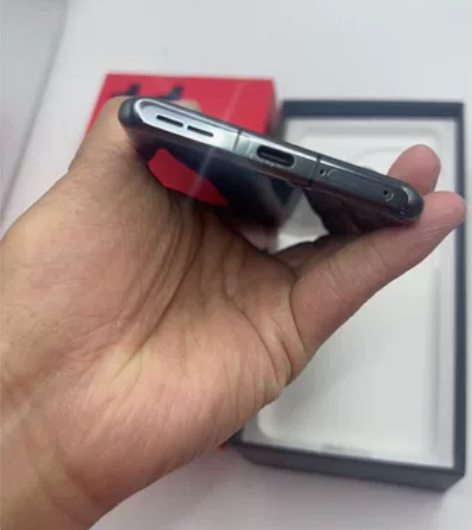 一加11,16512,全套配件, 感兴趣的...