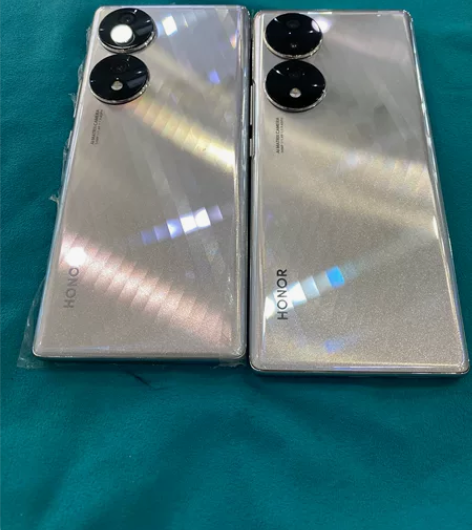 荣耀70  256左1000   右110...