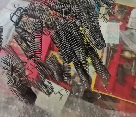 批发贱卖二胡。旋码10元一个 感兴趣的话点...