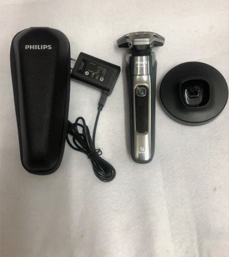 飞利浦电动剃须刀 S9647。可以全身水洗...