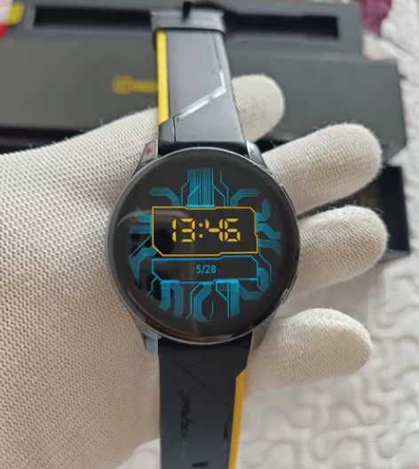 一加手表赛博朋克2077限定版，整体成色还...