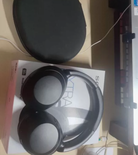 索尼XB910N 去年5.31买的,戴的次...