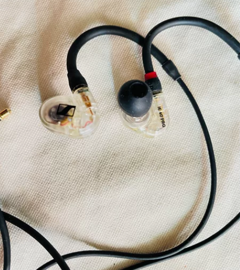 森海塞尔IE40原装。音质特别好有需要的拍...