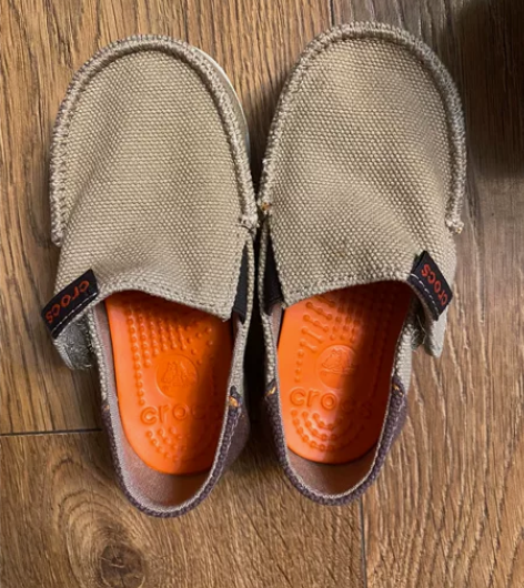 九九新crocs帆布鞋，美国人肉带回来的，...