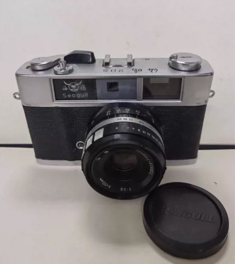 海鸥205相机，功能完好，黄斑清晰，上手就...