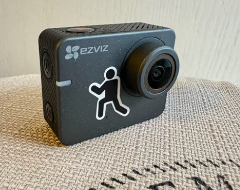 萤石S2运动相机行车记录仪。 购于萤石官网...