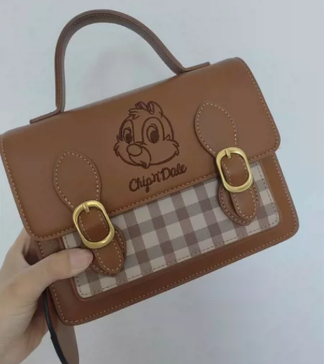 不莱玫邮差包斜挎包 买了好久了 但是背的不...