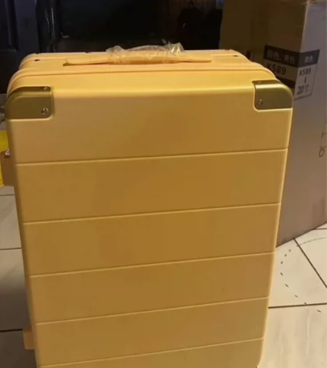 全新出售 MIYO宽拉杆行李箱 小20，2...