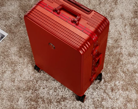 结婚时买的装婚纱用过一次，需要的拿走！22...