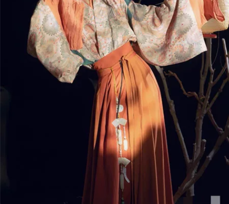 上雲樂 暮蝉 晋制复原魏晋汉服晋襦交领交窬...