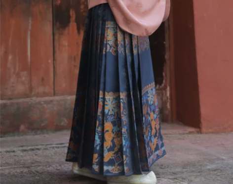 兰若庭 汉服 如意松鼠 明制 妆花 马面 ...