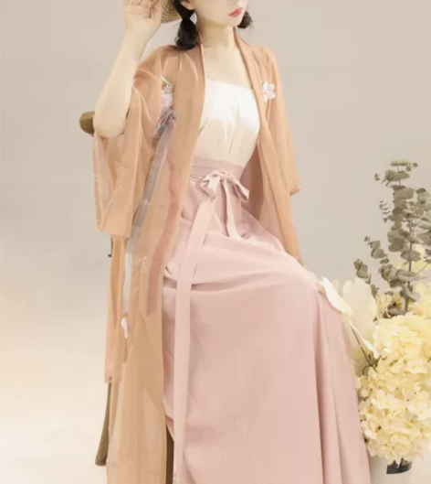 茗月萱家的三裥裙，送米白色大袖衫 感兴趣的...