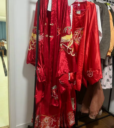 9.99新，吊牌未摘。仅穿两个小时。 感兴...