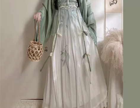 没洗过，没穿出去过，仅试穿 （有本人试穿图...