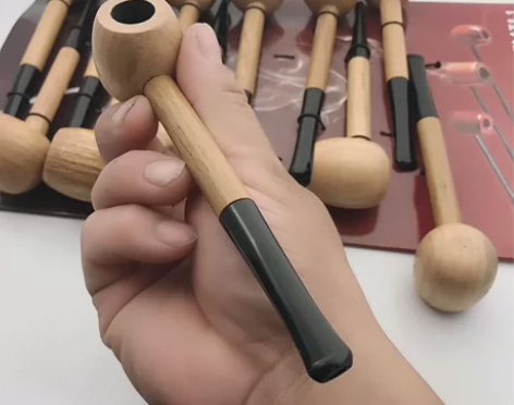 经典手工实木烟斗，大力水手同款烟斗。  碳...