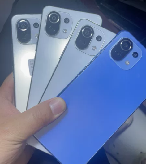 小米11青春版 手机屏幕好的 不开机 通病...