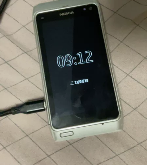 诺基亚n8 各功能正常 自用款 感兴趣的话...