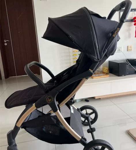 城市猎人的婴儿车差不多九成新，用的时间也比...