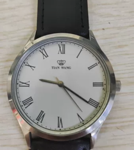 #（457）天王石英表，走时正常，表径41...