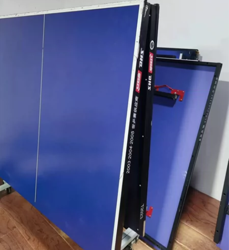 乒乓球馆闲置的大量乒乓球台和地胶出售，同城...