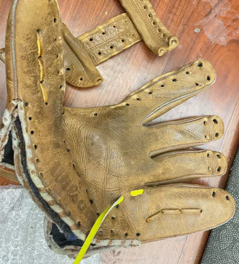 棒球手套更换皮绳 具体看内容 修棒球手套 ...