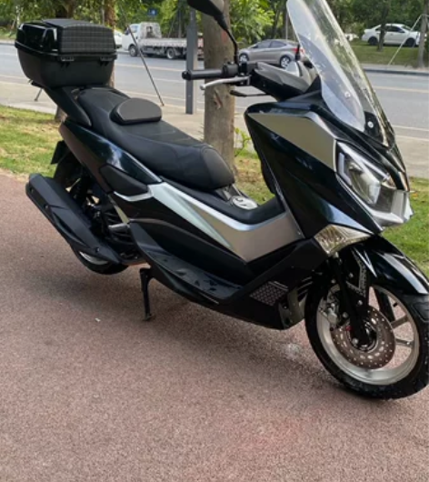 22年立雅150踏板摩托车，成都户，保险都...