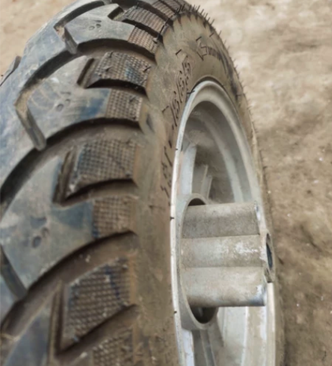 朝阳大力神真空300-10轮胎换的时候一百...