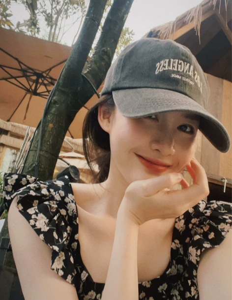 约会玫瑰岛绝美黑色碎花长裙子小飞袖修身茶歇...