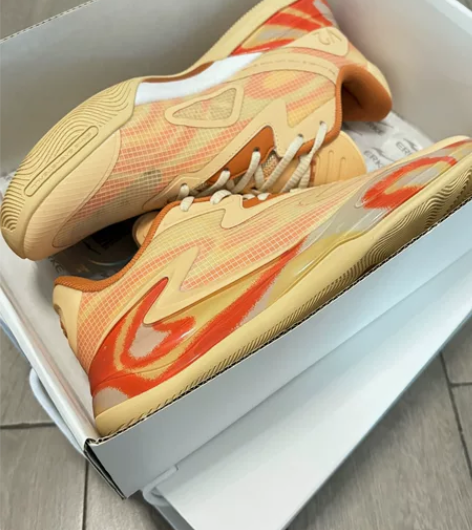 鸿星尔克谦驯1代V2 44码 热带风暴配色...