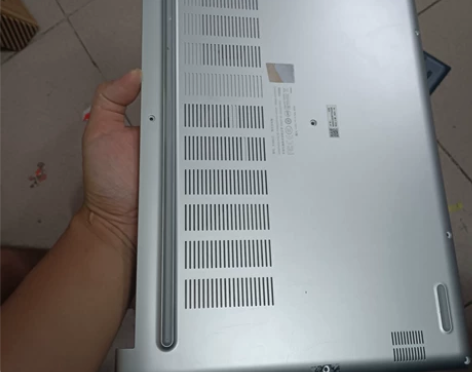 华硕无畏16 X1603 D壳，银色和蓝色...