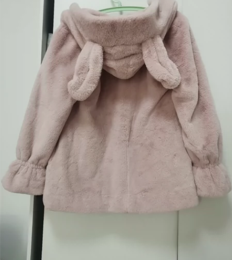 拉夏贝尔品牌，没穿过，本店衣服都是买来没穿...