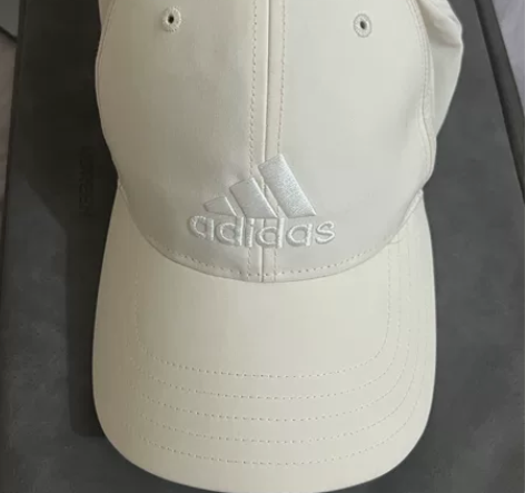 阿迪达斯运动帽 没带过几次有意私