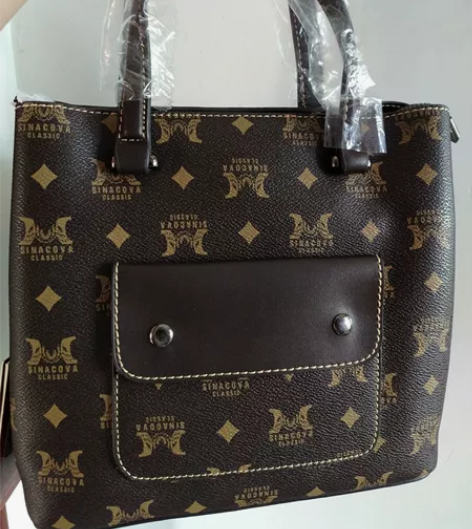 老船长正品包包，全新正品，吊牌齐全，带原包...