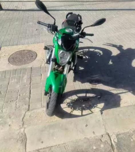 17年黄龙300 个人摩托车 低价出售80...