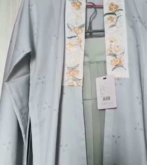 出宋制三件套全新，100不包邮，全套s码 ...