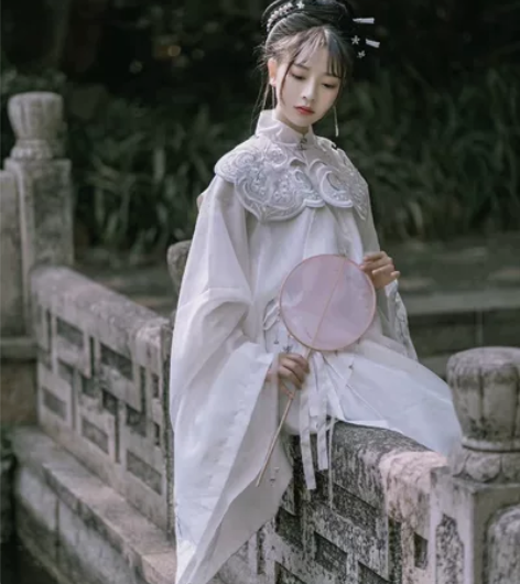 明制汉服三件套带云肩105包邮 感兴趣的话...