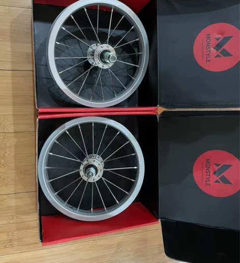 可酷娃全新12寸原装轮组，我宝宝喜欢绿色轮...