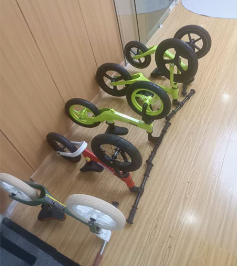 凤凰品牌儿童平衡车，还有儿童公路赛，喜欢来...