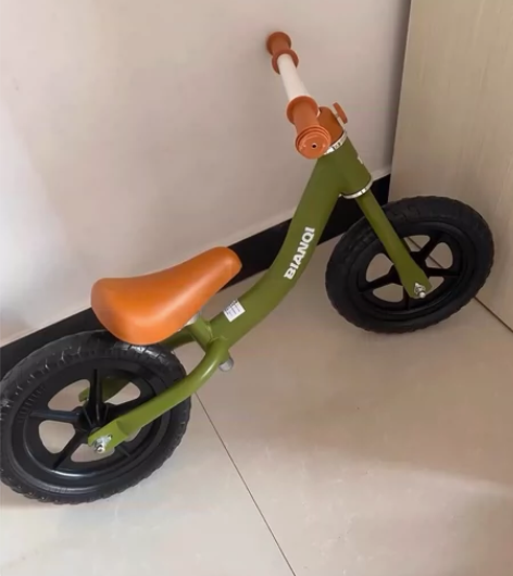 全新包邮儿童平衡车学步车无脚踏自行车2-6...