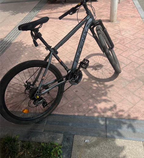 凤凰山地车能正常骑行，自用淘汰了，中轴坏过...