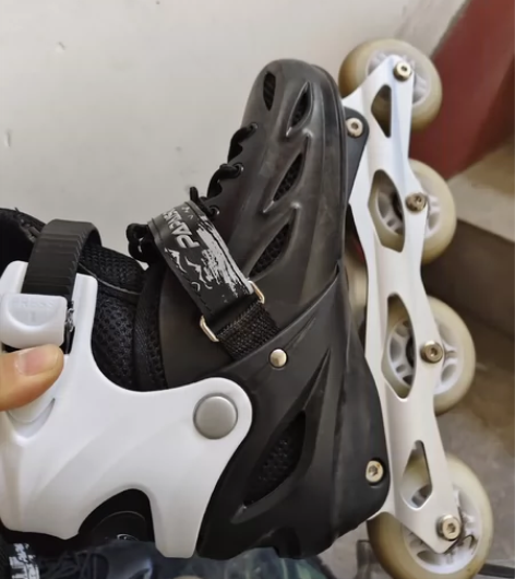 溜冰滑冰鞋成人旱冰轮滑直排轮初学者男孩男童...