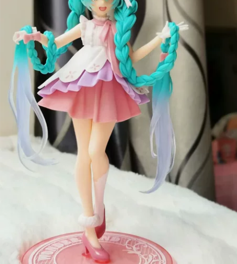 自己闲置初音未来手办 高质量 包邮需要请私