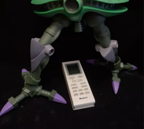 绝版高达大胶 大扎姆，附带小飞机，具体大小...