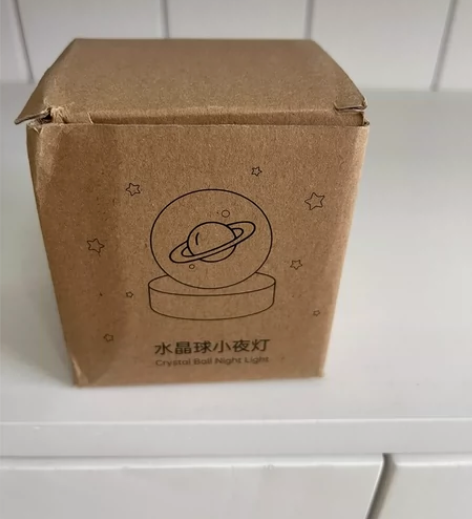 水晶球小夜灯,10块一个,18两个 感兴趣...