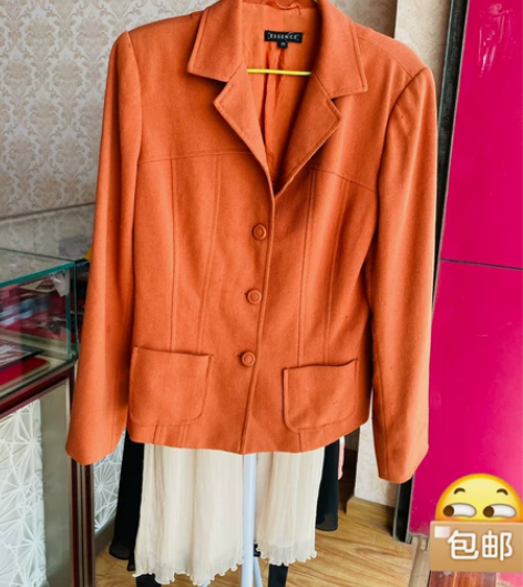 品牌：ESSENCE 以传统刺绣工艺为主要...