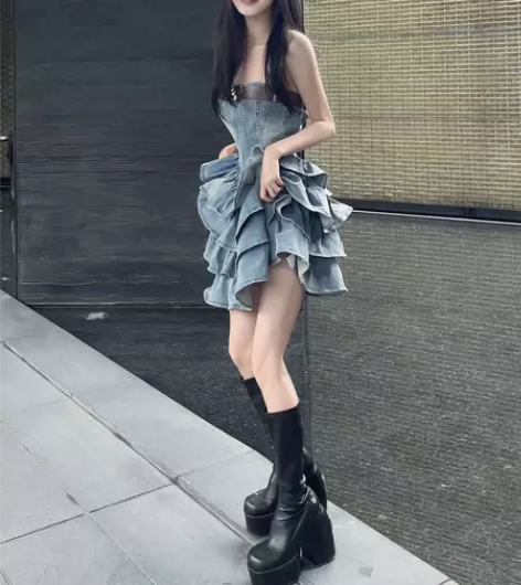 牛仔蛋糕裙，穿次数不超过5次。 感兴趣的话...