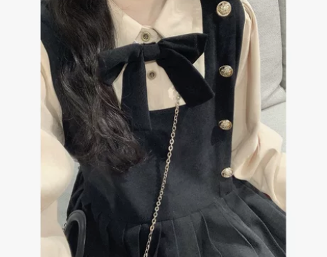 假两件拼接法式赫本风连衣裙女春秋季小个子可...