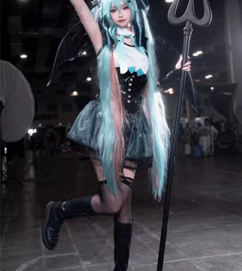 漫路人初音未来cos服小浣熊联动雪初音co...